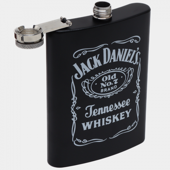 Комплект манерка с шах и аксесоари Jack Daniels на супер цена от Neostyle.bg
